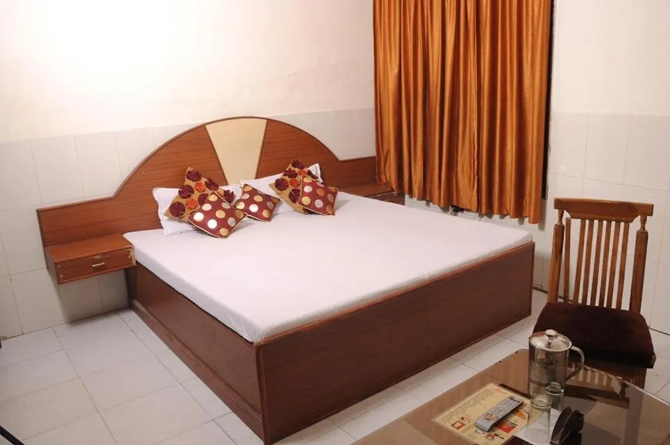 Fabhotel Surya Palace 2-1